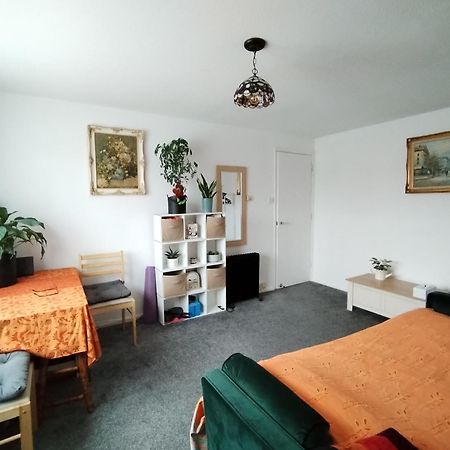 Home Away Home Near Heathrow Airport Cowley  Eksteriør billede